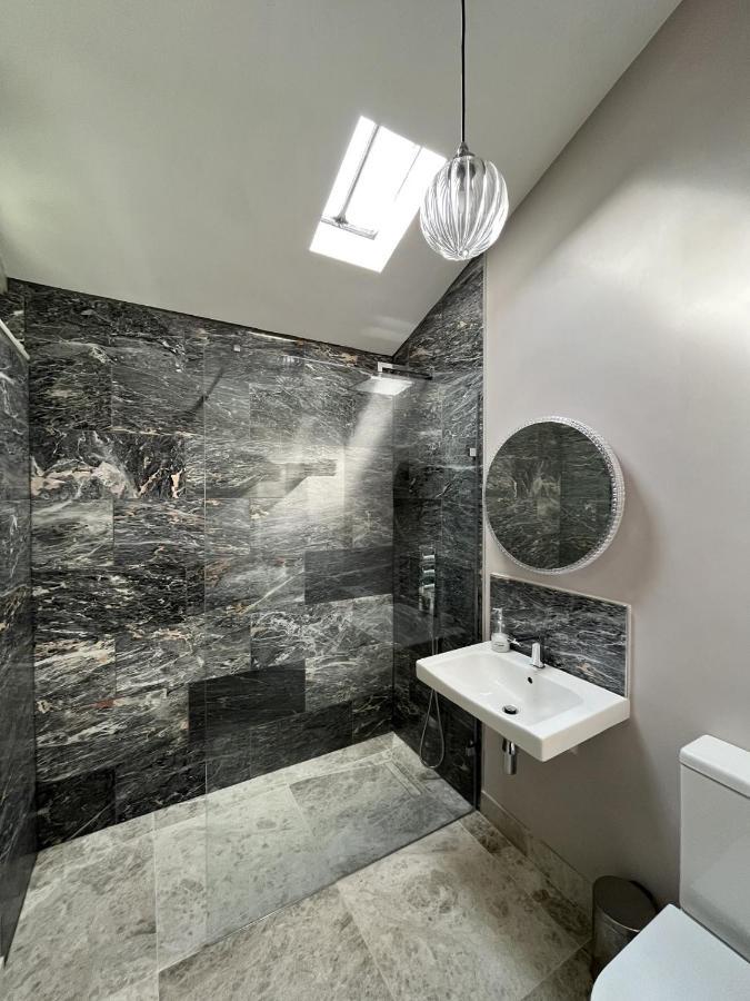 Oakhill Topside House - Beautiful 7 Bedroom House With Hottub Wifi And Parking Near Bath Wells Frome מראה חיצוני תמונה