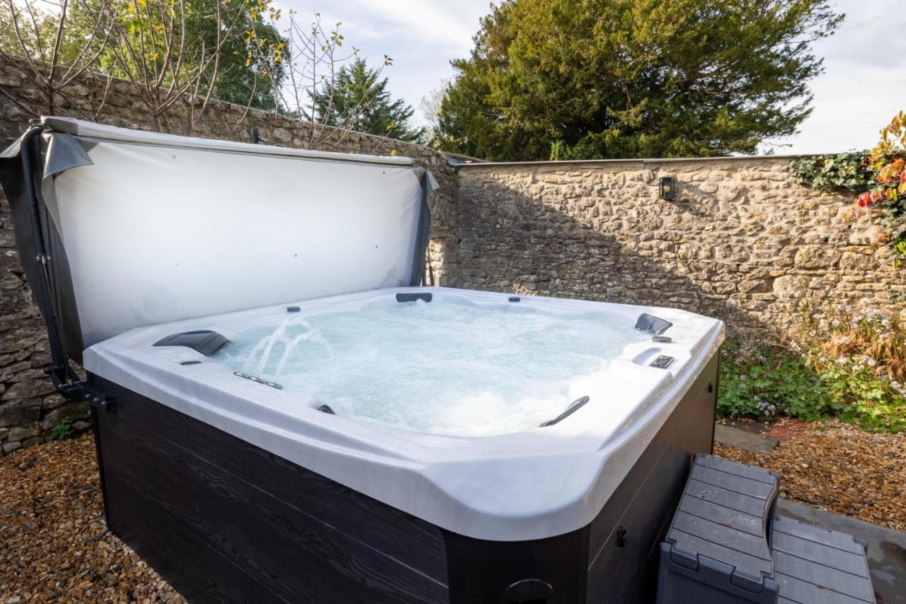 Oakhill Topside House - Beautiful 7 Bedroom House With Hottub Wifi And Parking Near Bath Wells Frome מראה חיצוני תמונה