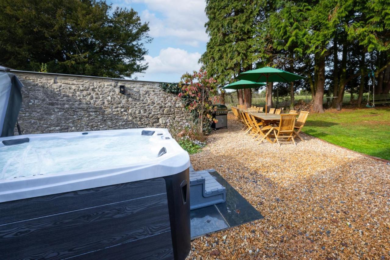 Oakhill Topside House - Beautiful 7 Bedroom House With Hottub Wifi And Parking Near Bath Wells Frome מראה חיצוני תמונה