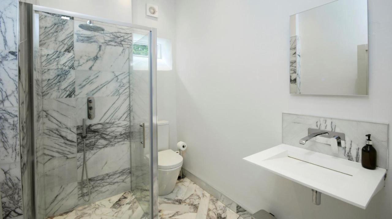 Oakhill Topside House - Beautiful 7 Bedroom House With Hottub Wifi And Parking Near Bath Wells Frome מראה חיצוני תמונה