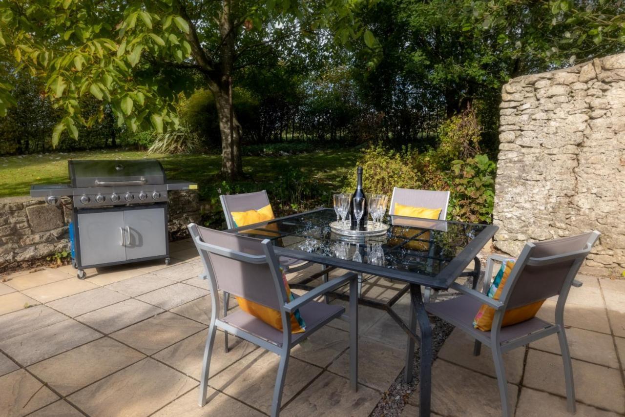 Oakhill Topside House - Beautiful 7 Bedroom House With Hottub Wifi And Parking Near Bath Wells Frome מראה חיצוני תמונה
